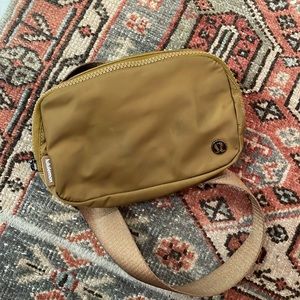 Lululemon Everywhere Belt Bag Crossbody